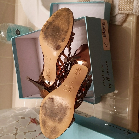 GUESS BY MARCIANO bronze heel - Picture 11 of 15